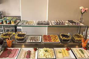 Obelisk Hotel & Suites