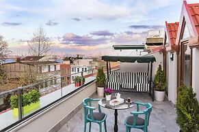 Obelisk Hotel & Suites