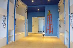 ShangriLa Free Life Youth Hostel