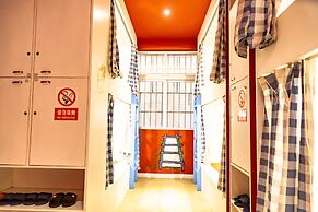 ShangriLa Free Life Youth Hostel