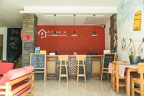 ShangriLa Free Life Youth Hostel