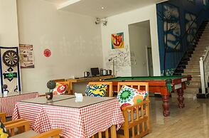 ShangriLa Free Life Youth Hostel