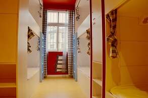 ShangriLa Free Life Youth Hostel