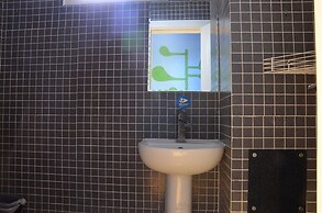 ShangriLa Free Life Youth Hostel