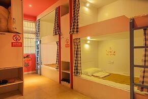 ShangriLa Free Life Youth Hostel