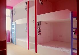 ShangriLa Free Life Youth Hostel