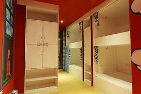 ShangriLa Free Life Youth Hostel