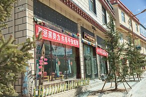 ShangriLa Free Life Youth Hostel