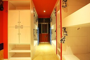 ShangriLa Free Life Youth Hostel