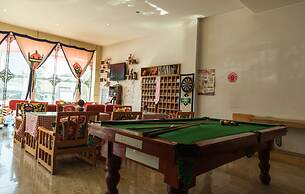 ShangriLa Free Life Youth Hostel