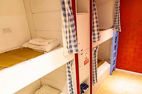 ShangriLa Free Life Youth Hostel