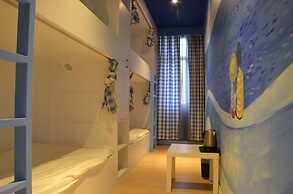 ShangriLa Free Life Youth Hostel