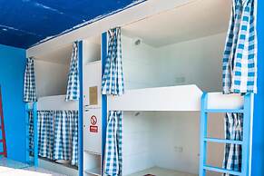 ShangriLa Free Life Youth Hostel