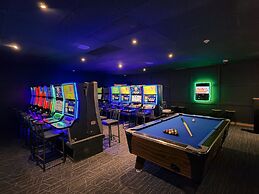 The Hotel at Falcon lake