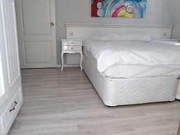 Golden Spark Apart Hotel