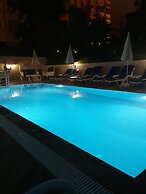 Golden Spark Apart Hotel