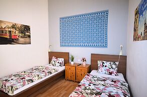 Travel & Joy backpackers