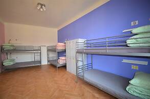 Travel & Joy backpackers