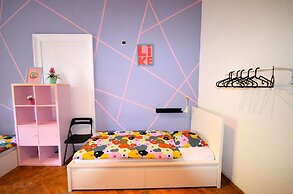 Travel & Joy backpackers