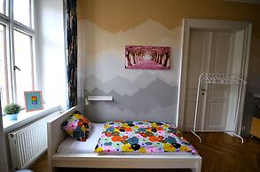 Travel & Joy backpackers