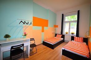 Travel & Joy backpackers