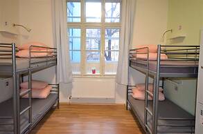 Travel & Joy backpackers