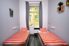 Travel & Joy backpackers