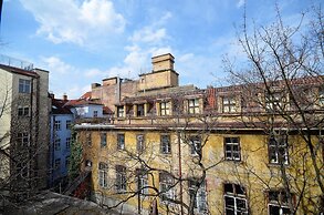 Travel & Joy backpackers