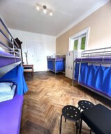 Travel & Joy backpackers