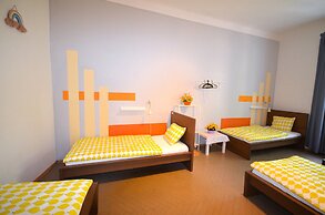 Travel & Joy backpackers