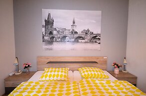 Travel & Joy backpackers