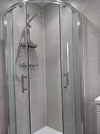 Ideal Central Edinburgh Location With On-site Private Parking