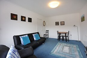 Ideal Central Edinburgh Location With On-site Private Parking