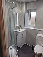 Ideal Central Edinburgh Location With On-site Private Parking