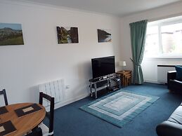 Ideal Central Edinburgh Location With On-site Private Parking