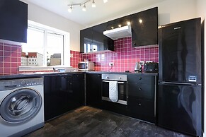 Ideal Central Edinburgh Location With On-site Private Parking