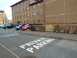 Ideal Central Edinburgh Location With On-site Private Parking
