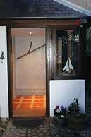 Yewtree Cottage -the Art House