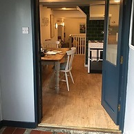 Yewtree Cottage -the Art House