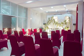 Marilyn Hotel Serpong