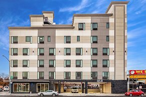 Van Wyck Hotel & Suites Near JFK Airport