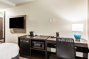 Van Wyck Hotel & Suites Near JFK Airport