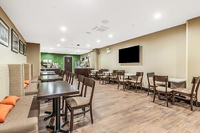 Van Wyck Hotel & Suites Near JFK Airport