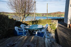 Dunfanaghy - Sea Views- in Village - Parking