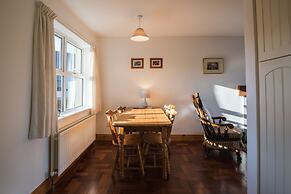 Dunfanaghy - Sea Views- in Village - Parking