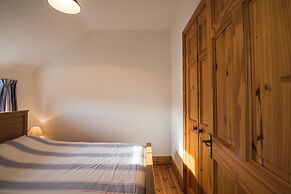 Dunfanaghy - Sea Views- in Village - Parking