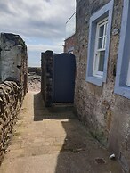 Stunning Shore Front House in Historic Cellardyke