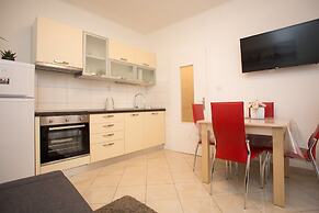 Split Center Beautiful Apartment