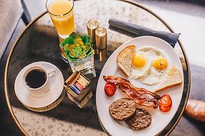 Cambria Hotel Downtown Phoenix Convention Center