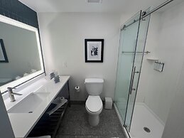 Cambria Hotel Downtown Phoenix Convention Center